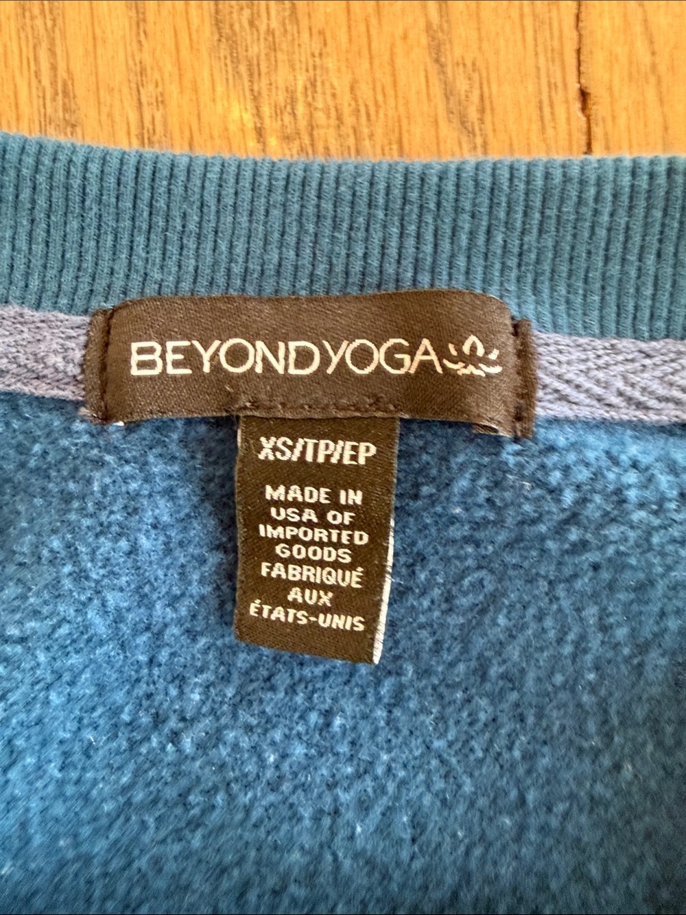 Beyond Yoga Uplift Teal Cropped Long-Sleeve Pullover Top Size X-Small - Picture 10 of 12